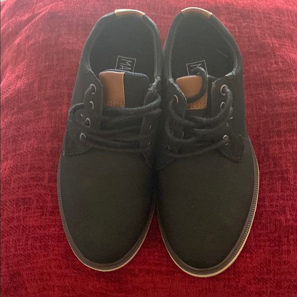 Wolverine Black and Brown Sneakers with Minimalist Design